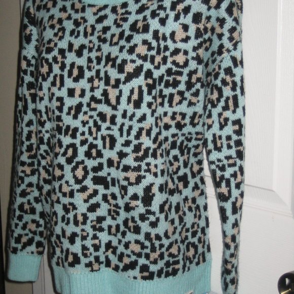 New Victoria's Secret Pink Leopard pullover sweater - Picture 4 of 5